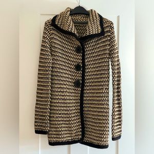 Black and creme chunky sweater.